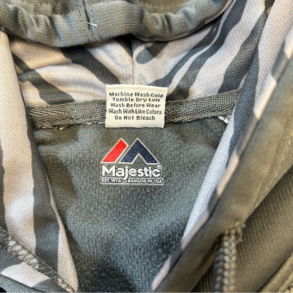 Cleveland Indians Charcoal Gray Zubaz Hoodie-Majestic-Large - Picture 4 of 8